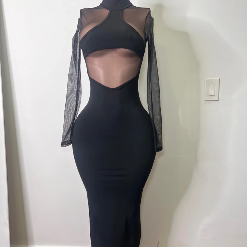 BLACK MIDI DRESS - Picture 4 of 4